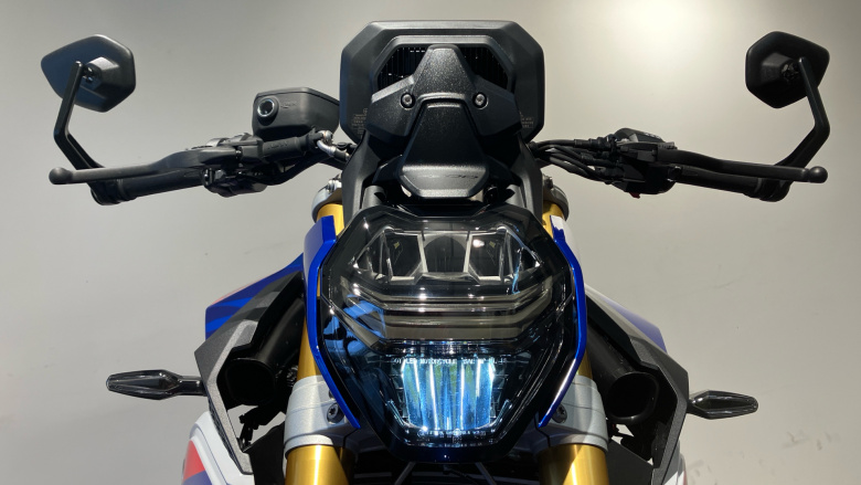 BMW F900 R (25MY)